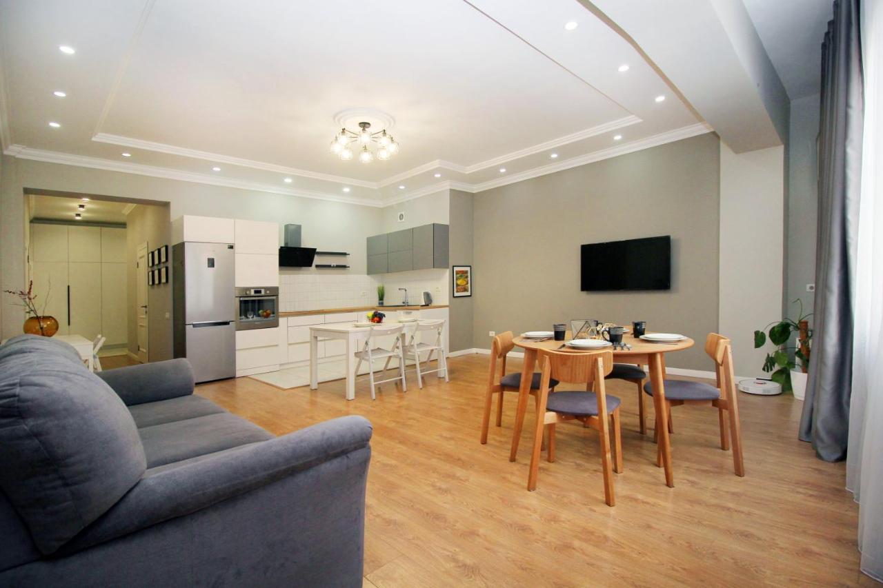 Perfect Spacious Apartment 356 Almaty Extérieur photo