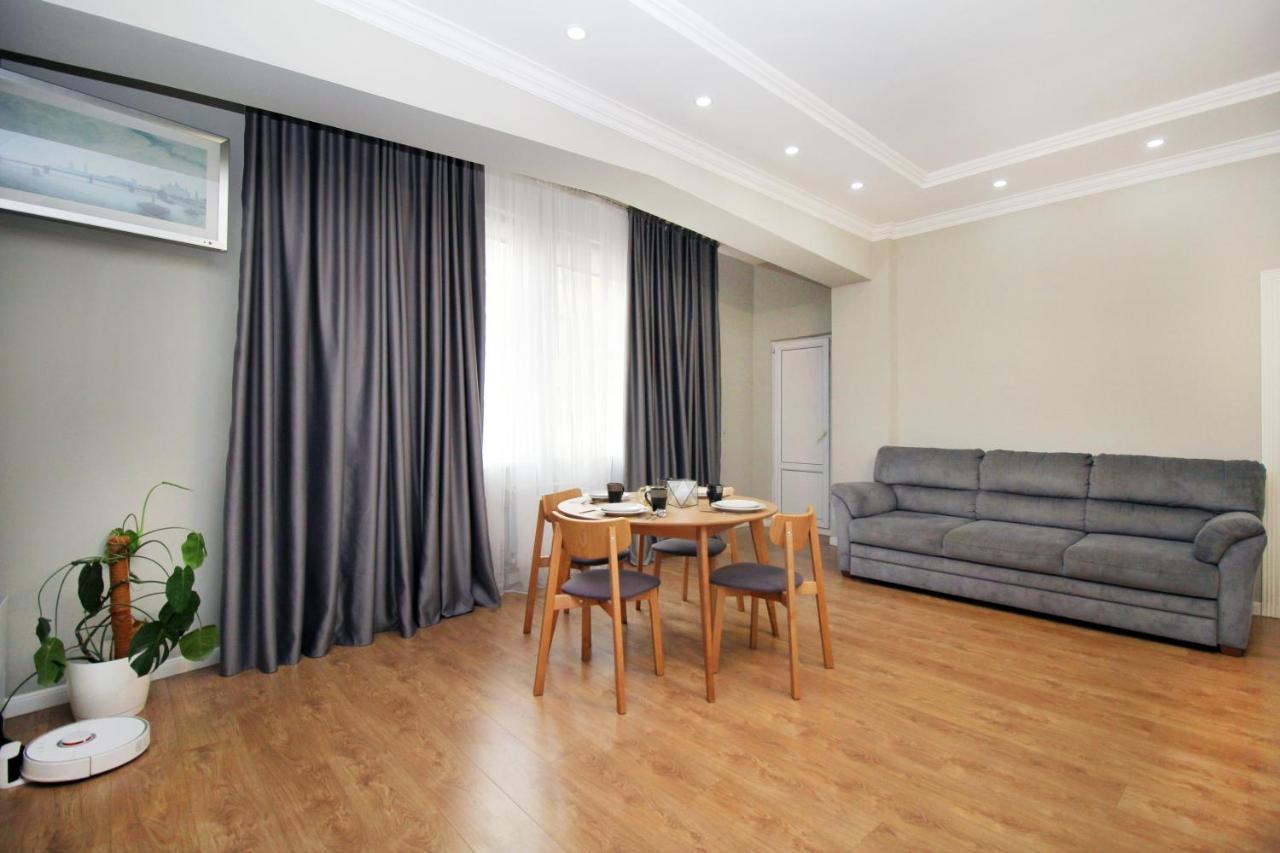 Perfect Spacious Apartment 356 Almaty Extérieur photo